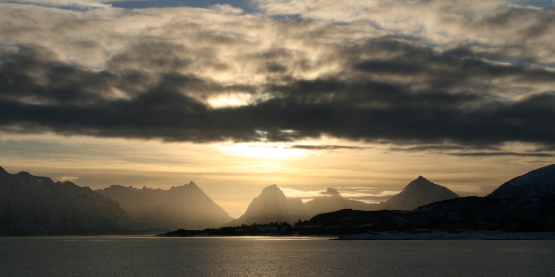Sunset on mountains between Sortland and Stokmarknes